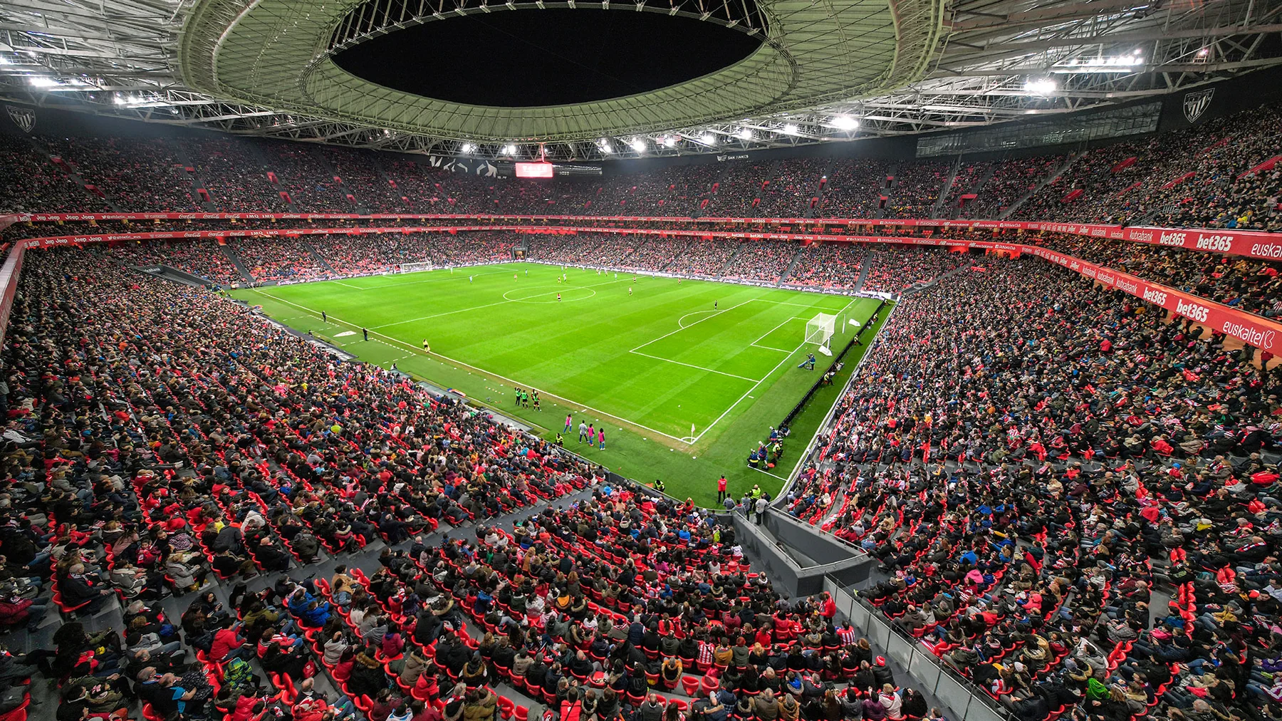 A packed San Mamés for an Athletic Club match