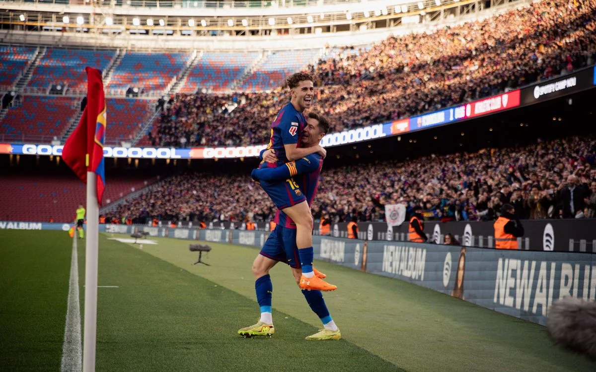 FC Barcelona players and supporters on a matchday